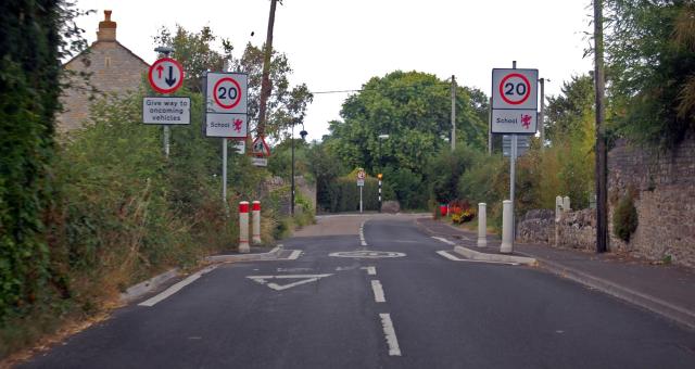 Entering 20MPH limit on Pilcorn Street-J.Hannan-Briggs-Wikimedia Commonslr.jpg