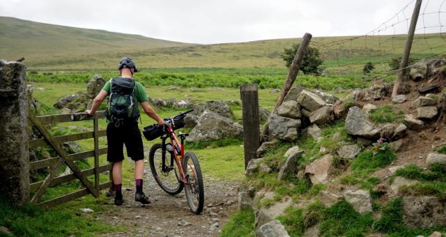 Bikeacking with a mountain bike on Dartmoor